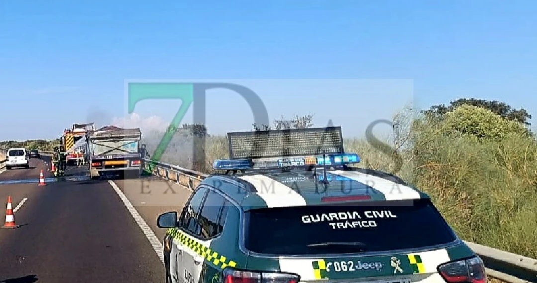 Cortan un carril de la A-5 por un incidente