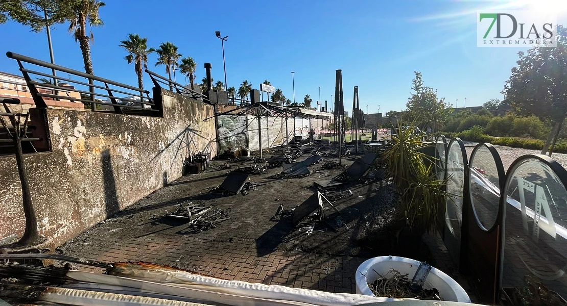 REPOR - Desoladoras imágenes tras el incendio en el pub del río en Badajoz