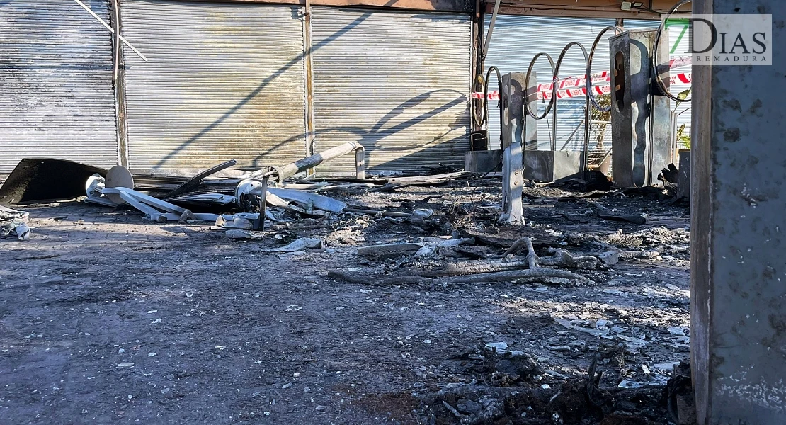 REPOR - Desoladoras imágenes tras el incendio en el pub del río en Badajoz