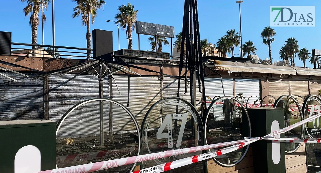 REPOR - Desoladoras imágenes tras el incendio en el pub del río en Badajoz