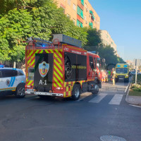 Un vehículo se empotra contra un local en la avenida Carolina Coronado de Badajoz