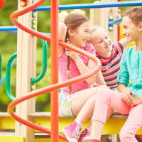 La importancia de los patios escolares para la salud de los niños en los colegios