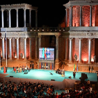 Los olímpicos Álvaro Martín y María Pérez presentes en el acto del Día de Extremadura