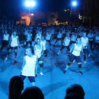 Las calles de San Vicente se llenan de público y cultura durante la Noche en Blanco 2024