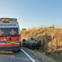 Un joven de 21 años sufre un accidente de tráfico en la EX – 207