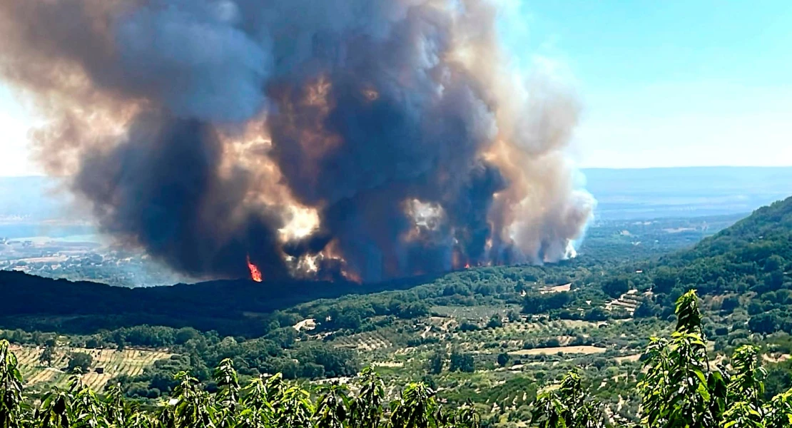 Desoladoras imágenes de un nuevo incendio de nivel 1 de peligrosidad en Extremadura