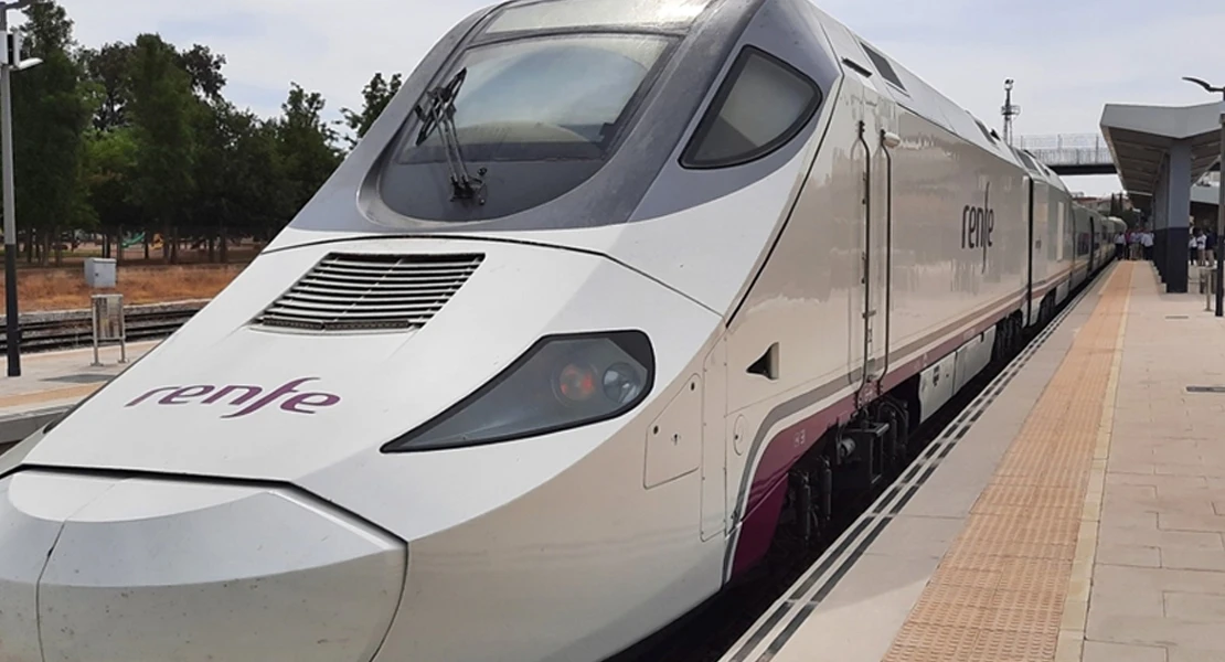 Un tren arrolla un vehículo en el tramo Badajoz-Madrid