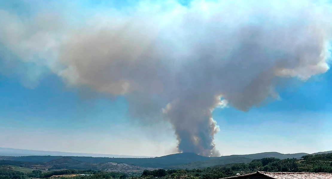 Desoladoras imágenes de un nuevo incendio de nivel 1 de peligrosidad en Extremadura