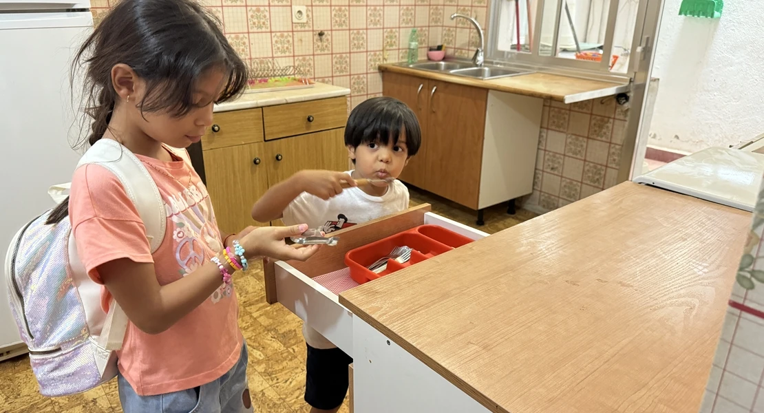 Así son las dos familias que han realojado en Extremadura para empezar una vida nueva