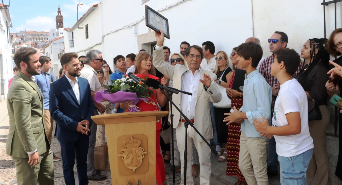 El historiador y académico jerezano Feliciano Correa recibe un merecido homenaje en su pueblo