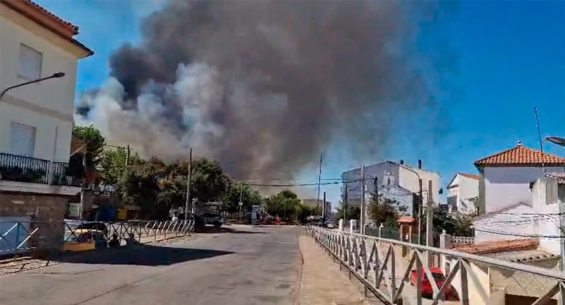 Mejora la situación en el incendio de Logrosán (CC)