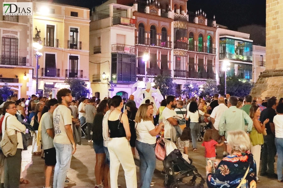 Miles de ciudadanos disfrutan de una nueva edición de la Noche en Blanco 2024