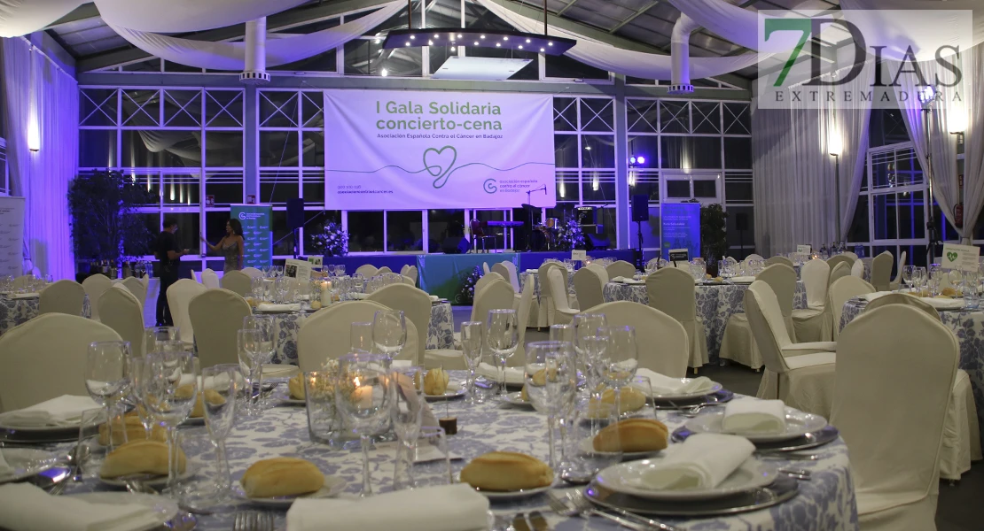 Gran éxito en la I Gala Solidaria concierto-cena de la AECC en el Hotel Río