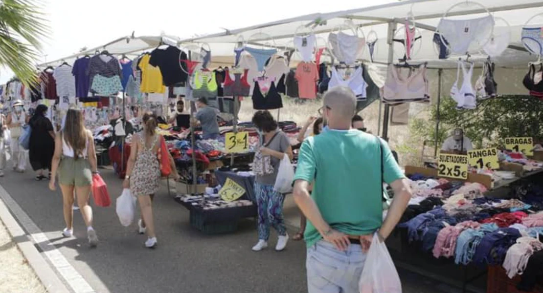 Los comerciantes ambulantes y el Ayuntamiento estudian trasladar el mercadillo a otro lugar