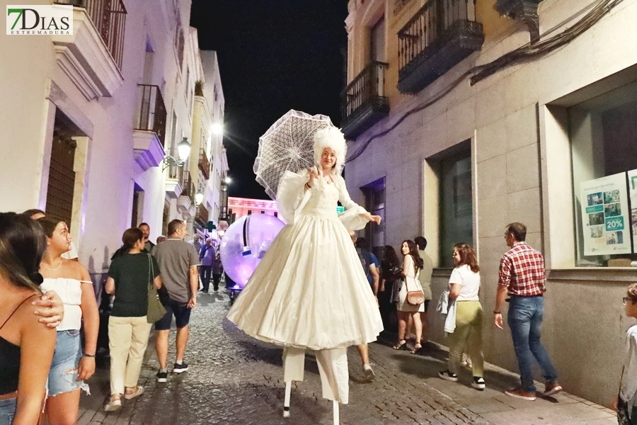 Miles de ciudadanos disfrutan de una nueva edición de la Noche en Blanco 2024