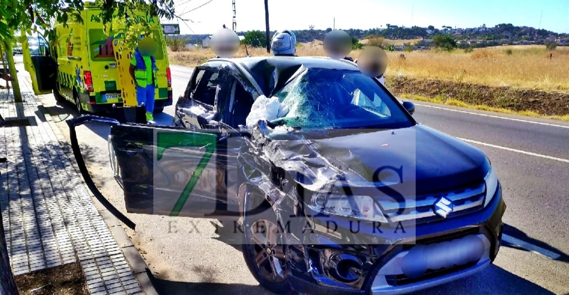 Accidente en la carretera de la Corte: afectadas una madre y su hija