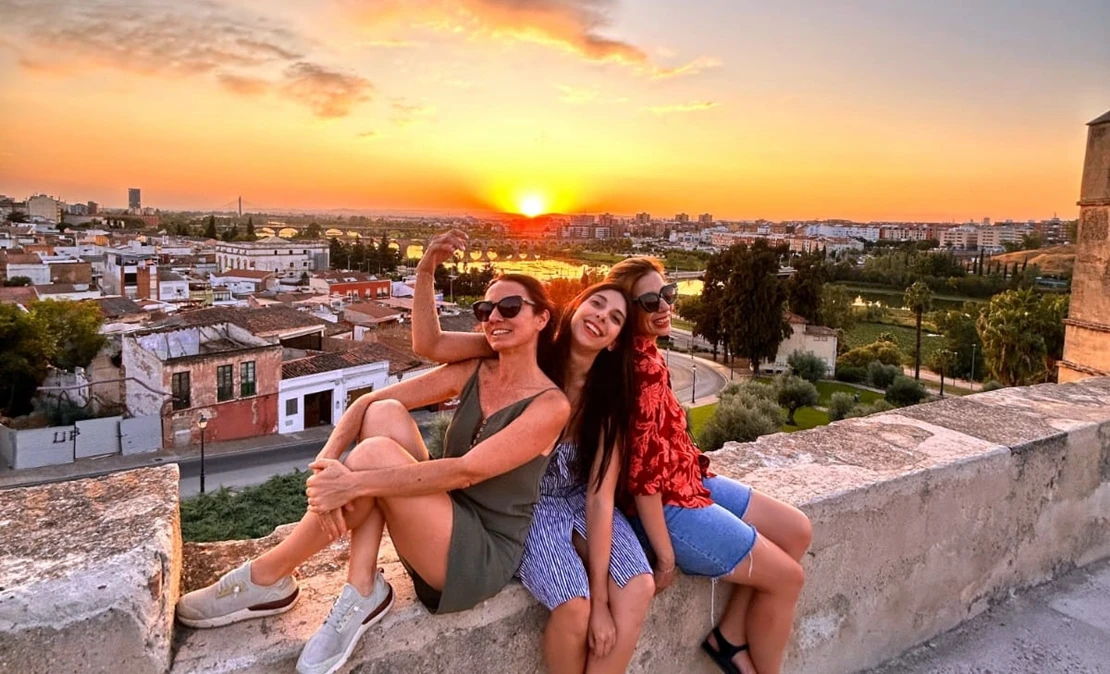 Cinco influencers promocionan Extremadura como “destino turístico seguro para mujeres"