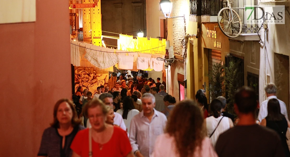 Los detalles de la Noche en Blanco de Badajoz en imágenes