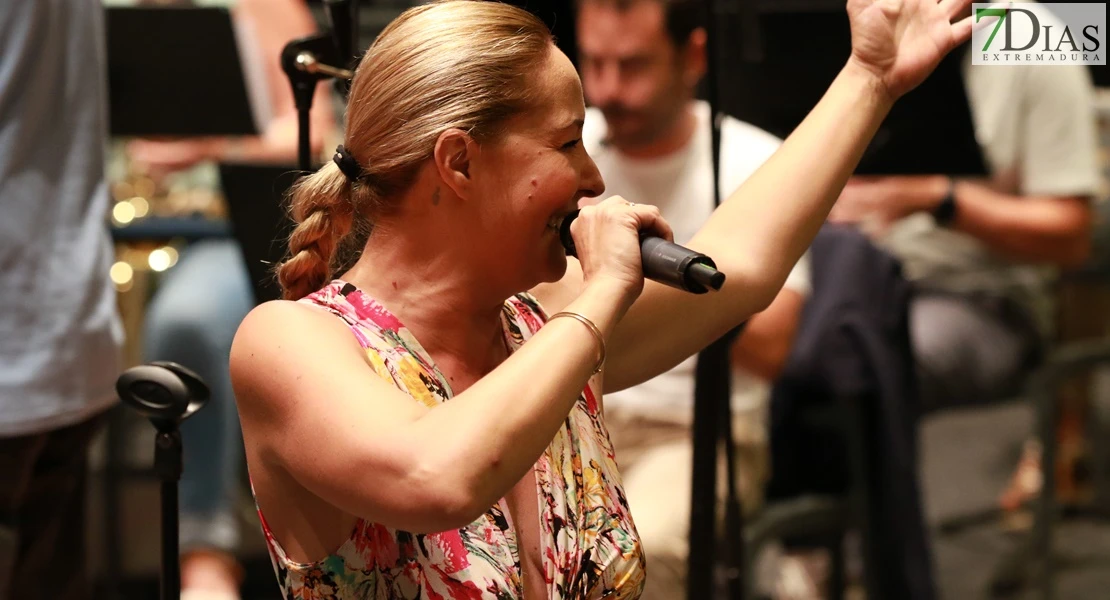 Rosario Mohedano, la sobrina de 'la más grande', actúa en Badajoz con la Banda Municipal de Música