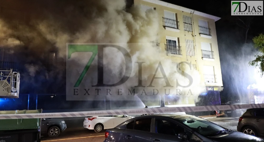 Grave incendio en el restaurante Sushi Taki de Badajoz: hay varios heridos