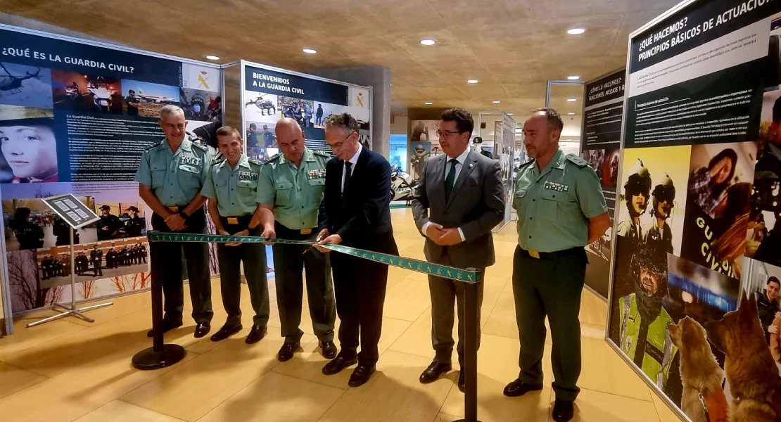 Continúan los homenajes al 180 aniversario de la Guardia Civil: nueva exposición en Mérida