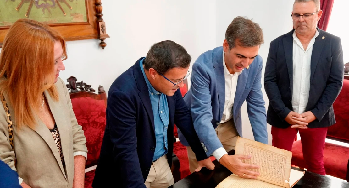 El presidente de la Diputación de Badajoz visita Higuera la Real