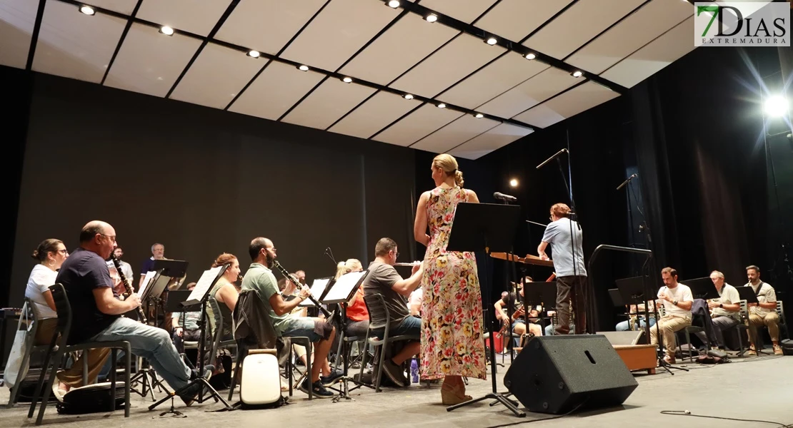 Rosario Mohedano, la sobrina de 'la más grande', actúa en Badajoz con la Banda Municipal de Música