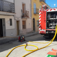 Se incendia una vivienda con una familia dentro en Casar de Cáceres: actúan Bomberos del SEPEI