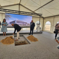 Ponen la primera piedra de lo que será el nuevo hospital de Quirónsalud en Badajoz