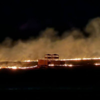 Espectaculares imágenes de un incendio en pleno centro de Cáceres