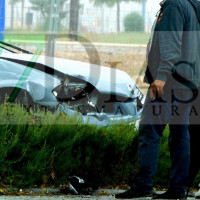 Empotran un coche en la acera en la avenida de Elvas de Badajoz