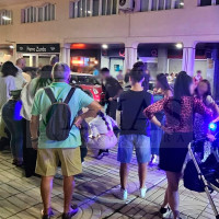 Evitan una agresión en plena calle a una joven en la Noche en Blanco en Badajoz