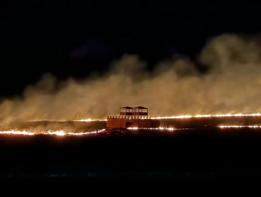 Espectaculares imágenes de un incendio en pleno centro de Cáceres