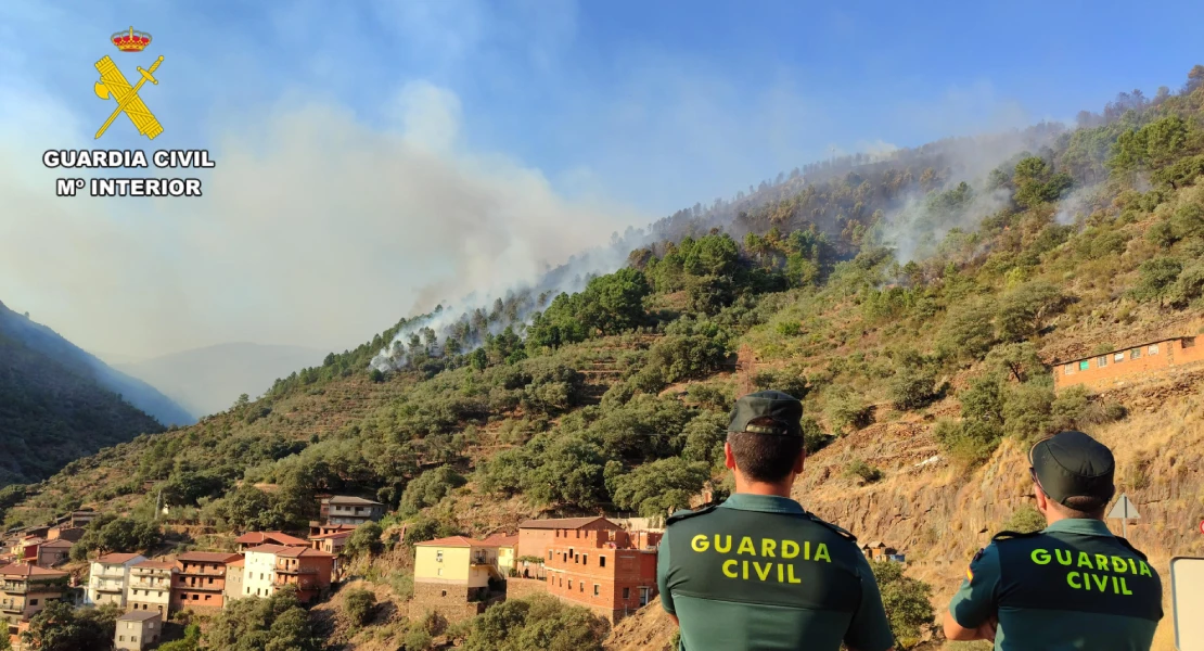 Guardia Civil pide a los ciudadanos que no se acerquen a la zona afectada tras el incendio en Nuñomoral