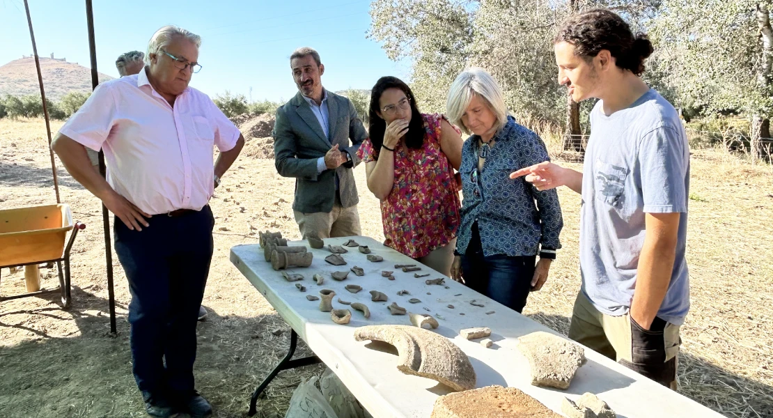 Los arqueólogos continúan las excavaciones en Casas de Reina en Extremadura