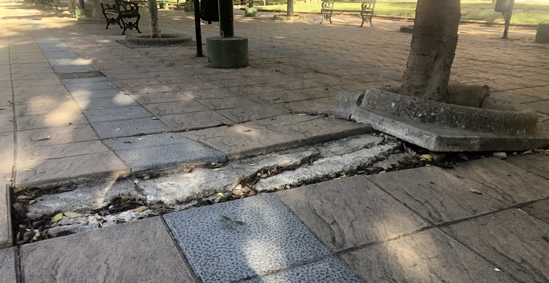 Valdepasillas en el foco de la polémica: denuncian “el estado de abandono” de una de sus plazas más icónicas