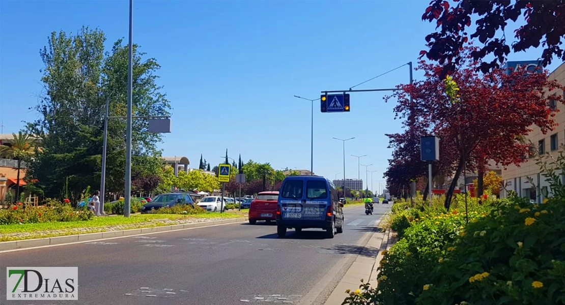 Un ciclista trasladado hasta el Universitario tras un accidente en la Avenida de Elvas (BA)