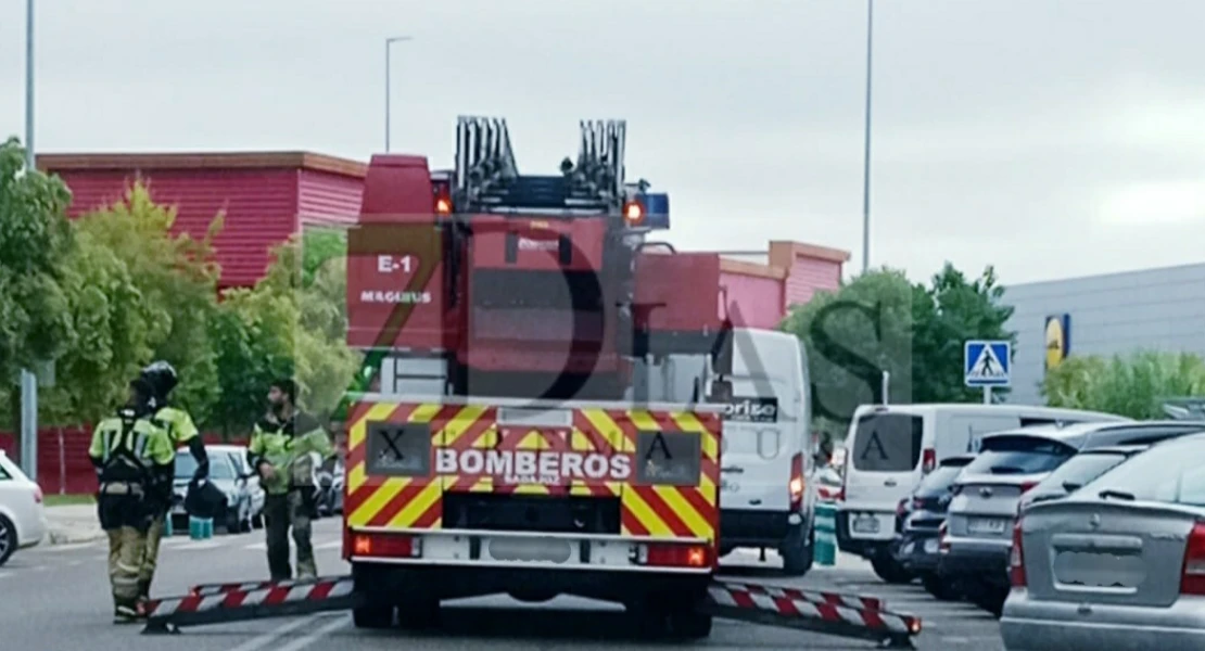 Los Bomberos vuelve a actuar en un edificio en Badajoz tras los estragos del temporal