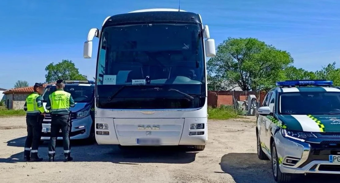 Pillan a un conductor transportando a menores sin el carnet adecuado en Extremadura