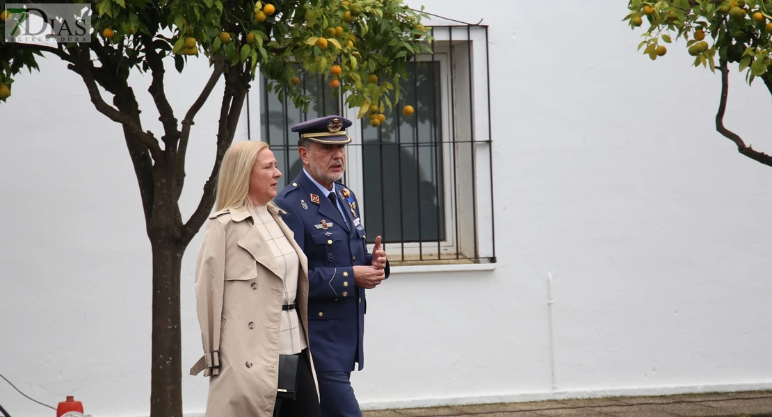 Toma posesión el nuevo coronel jefe de la Base Aérea de Talavera la Real y Ala 23