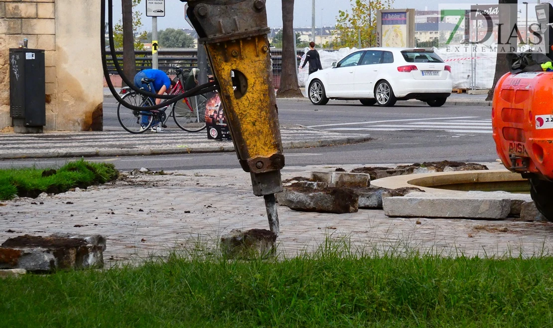 Avanzan las obras del nuevo carril bici en Puerta de Palmas en Badajoz