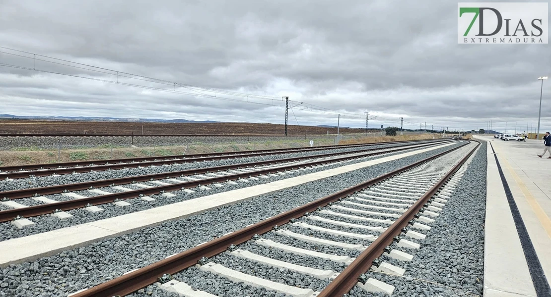 Inauguran en Badajoz la terminal ferroviaria que "va a situar a Extremadura en el mapa"