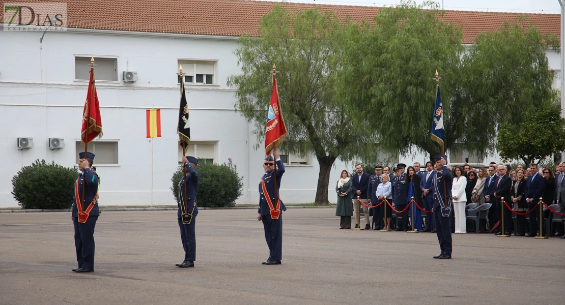 Toma posesión el nuevo coronel jefe de la Base Aérea de Talavera la Real y Ala 23