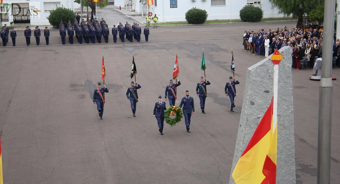 Toma posesión el nuevo coronel jefe de la Base Aérea de Talavera la Real y Ala 23