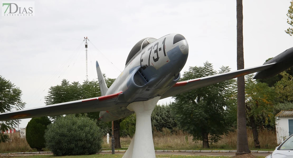 Toma posesión el nuevo coronel jefe de la Base Aérea de Talavera la Real y Ala 23