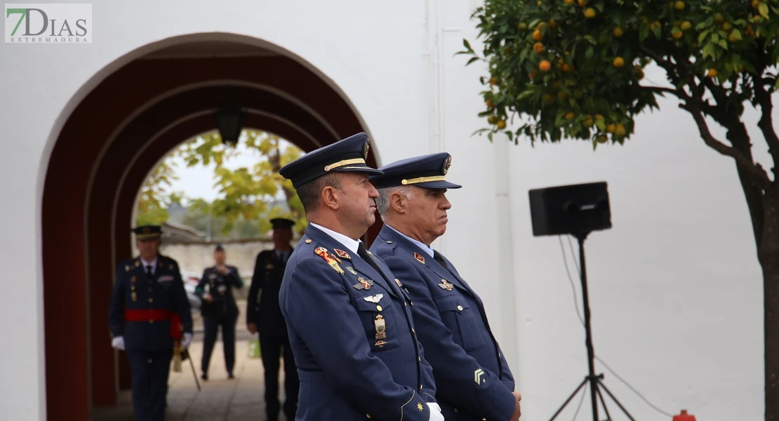 Toma posesión el nuevo coronel jefe de la Base Aérea de Talavera la Real y Ala 23