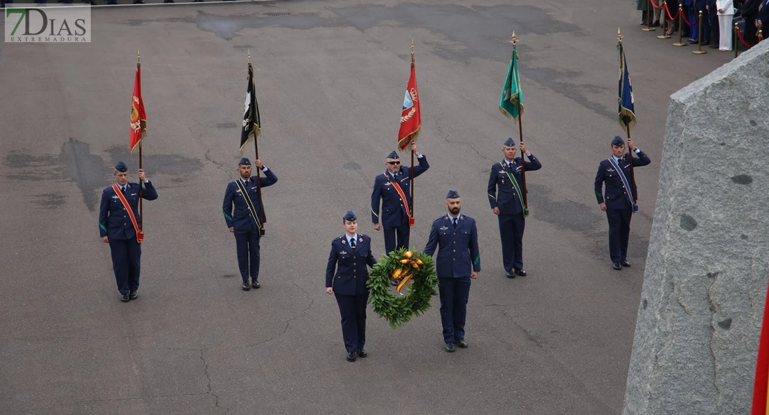 Toma posesión el nuevo coronel jefe de la Base Aérea de Talavera la Real y Ala 23