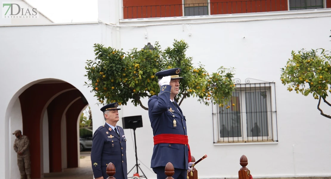 Toma posesión el nuevo coronel jefe de la Base Aérea de Talavera la Real y Ala 23