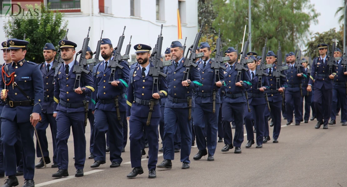 Toma posesión el nuevo coronel jefe de la Base Aérea de Talavera la Real y Ala 23