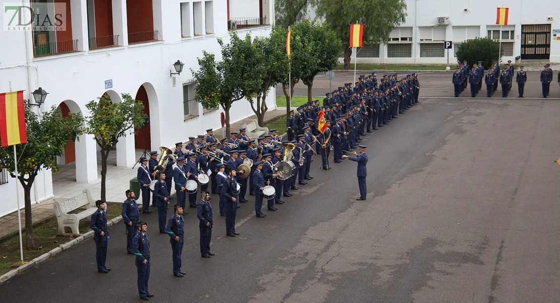 Toma posesión el nuevo coronel jefe de la Base Aérea de Talavera la Real y Ala 23